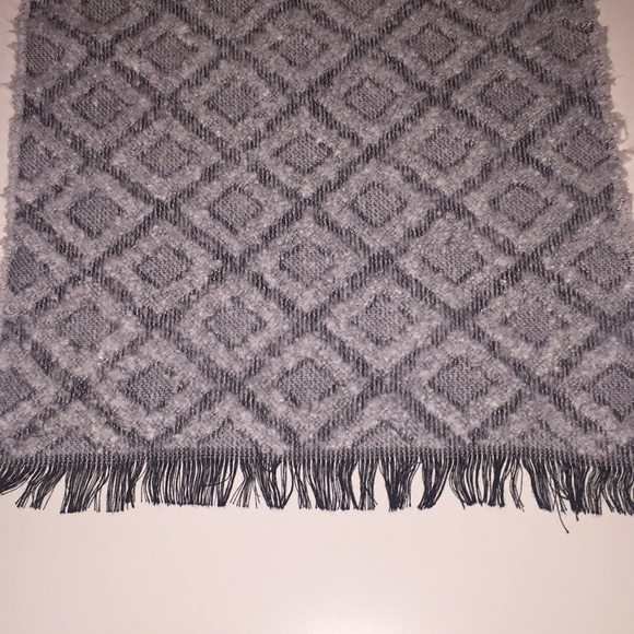 Like Wool Scarf - Picture 2 of 2